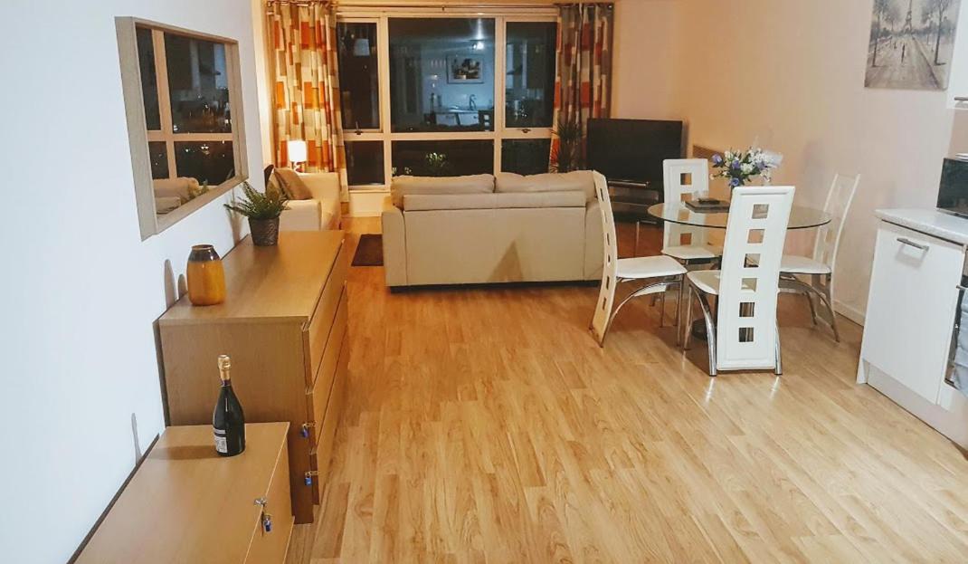 Marco Island -Very Spacious City Centre 1 Bedroom Apartment 노팅엄 외부 사진