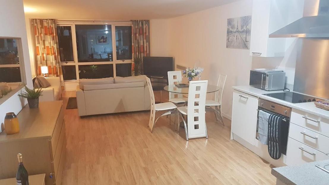 Marco Island -Very Spacious City Centre 1 Bedroom Apartment 노팅엄 외부 사진