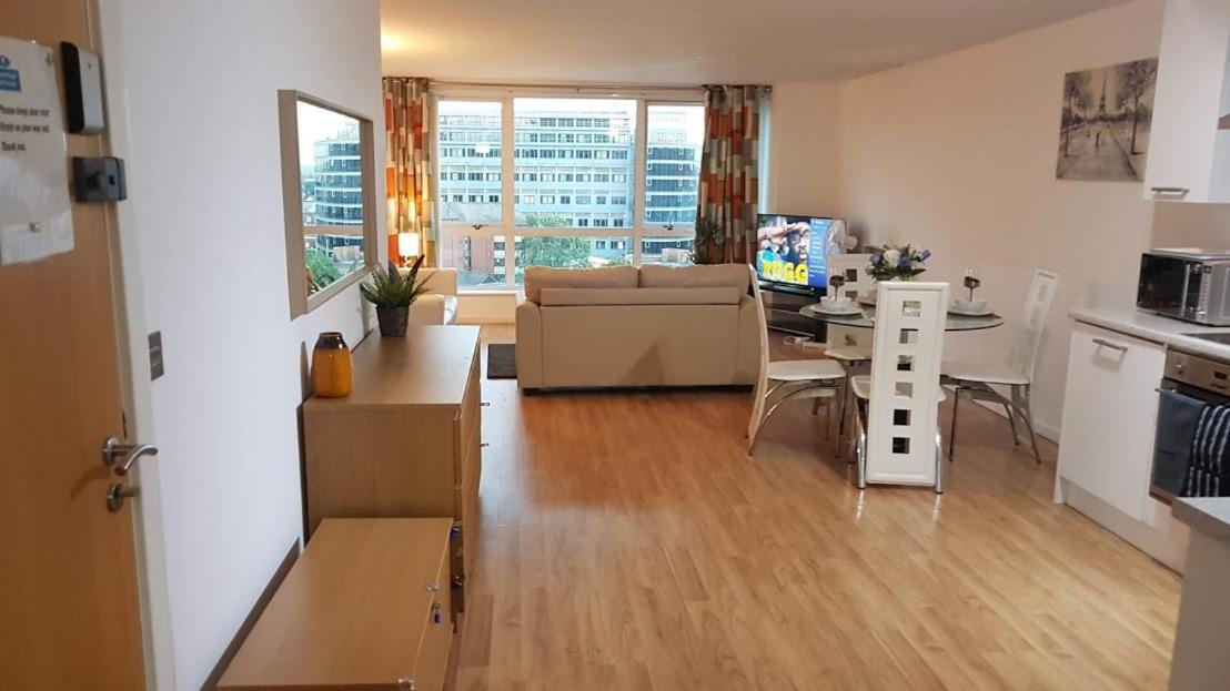Marco Island -Very Spacious City Centre 1 Bedroom Apartment 노팅엄 외부 사진