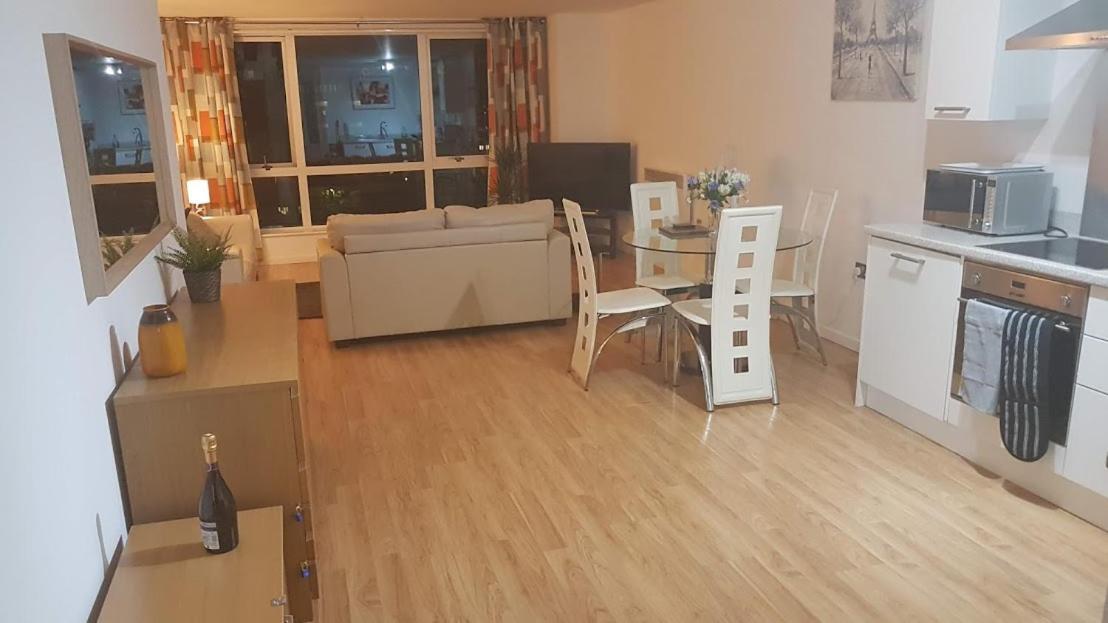 Marco Island -Very Spacious City Centre 1 Bedroom Apartment 노팅엄 외부 사진